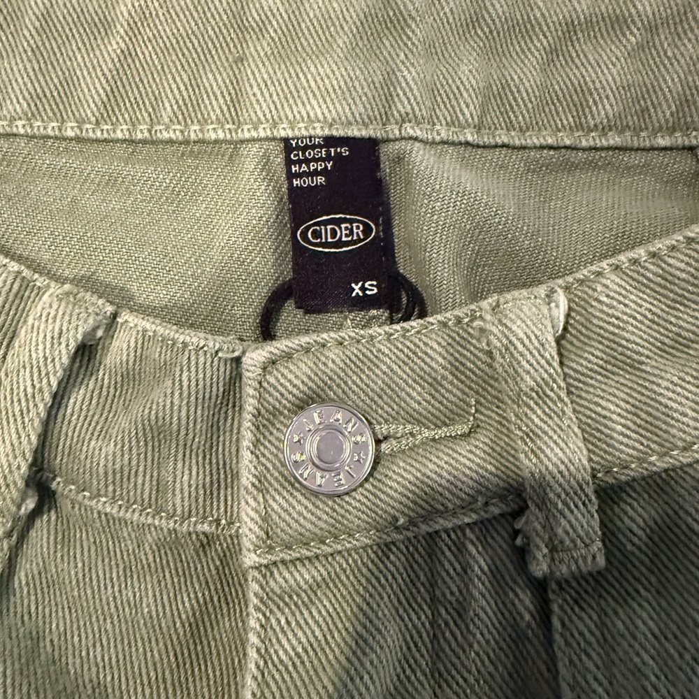 *GENTLY WORN* Women's Cider XS Alessia Solid Cargo Jeans - Picture 7 of 9